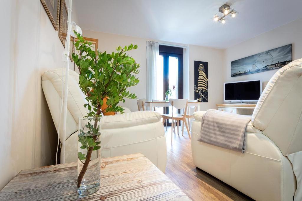 Az El Balcon De Cesar Augusto Daire Zaragoza Dış mekan fotoğraf