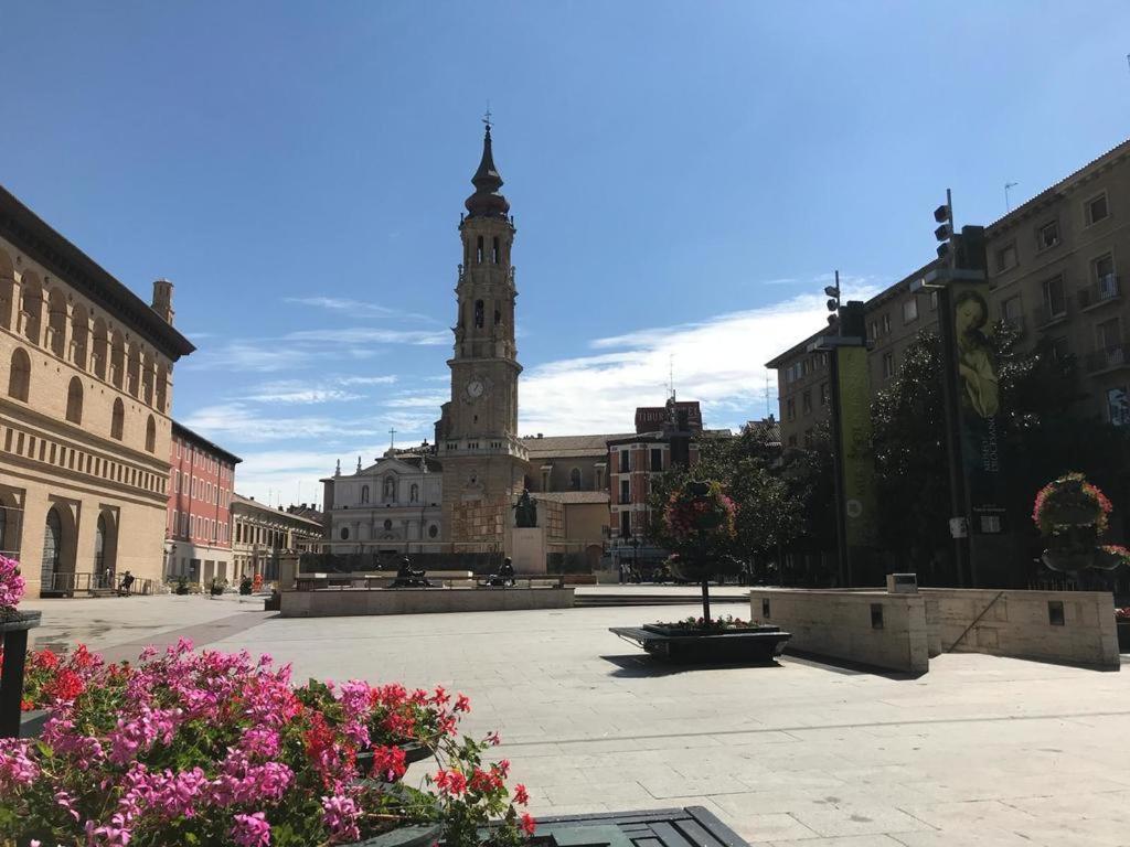 Az El Balcon De Cesar Augusto Daire Zaragoza Dış mekan fotoğraf